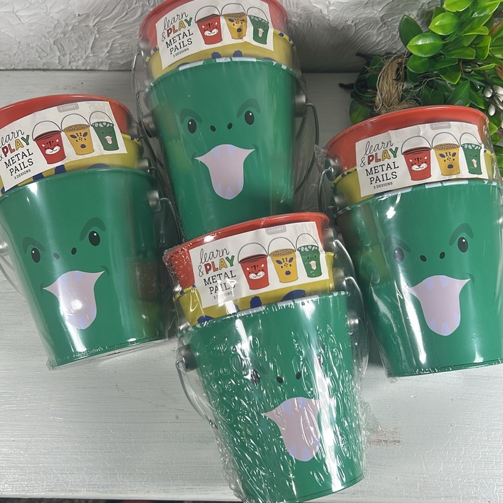 Lot of 12 Jungle Animal Pails Mini Buckets Storage Kids Party Favors Pails NWT